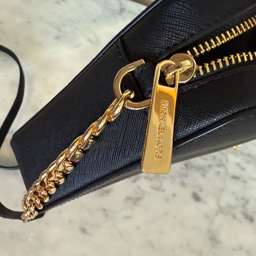 Michael Kors Jet Set Crossbody - Picture 8 of 9